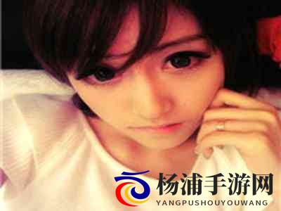 儿媳周莹回乡扫墓：媳妇周莹重返故里祭祖-3