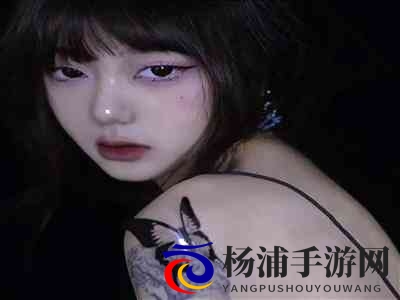 儿媳周莹回乡扫墓：嫂子周颖归乡祭奠先人-2