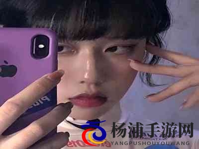 丰满的亚洲女人毛茸茸:海岛上魅力十足的东方女性湿润肌肤-3