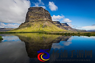 男生把小困困进女生困里|男子将小困困放入女生心中-1