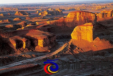 三上和崧泽小职员演解说|创新演绎引领文化传播新潮流-1