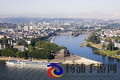 张篵雨水上阁楼图片照|摄影展示张篵雨登楼的精彩瞬间-2