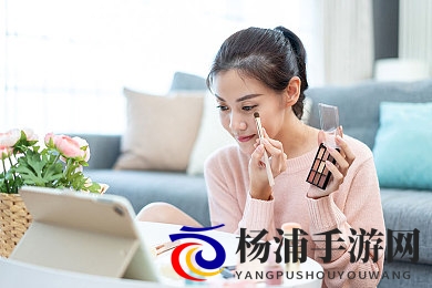 动漫撕开内衣 吸奶头|成人游戏中的激烈场景与未来趋势