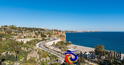 把坤坤放进女生 里游戏|将坤坤融入女性角色的娱乐活动