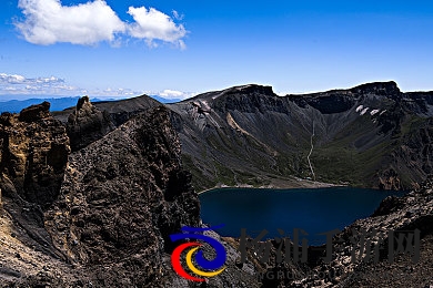 掀开短裙扒下小内裤打屁股|揭示迷你裙下隐藏的私密时刻