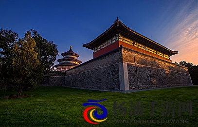 香蕉插进桃子里|创新水果玩法引领休闲新风潮-2