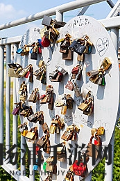 三上悠亚《办公室秘密|职场秘密引发热议剧情震撼人心-2