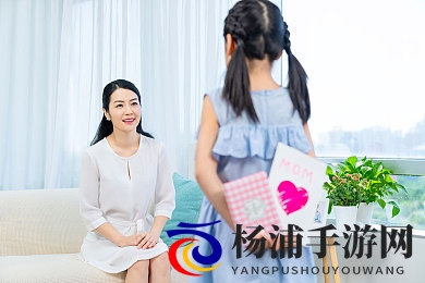 不如跳舞沙滩三个小男孩比翼鸟|沙滩上三个少年共舞如比翼鸟-1