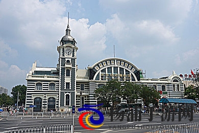 他摸着她双乳不停呻吟A片小视频|他抚摸她柔软胸部不断呻吟片段-2