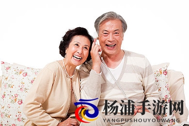 健身房被教练3p喷水了|游戏创新冲击界限引发社会讨论-2