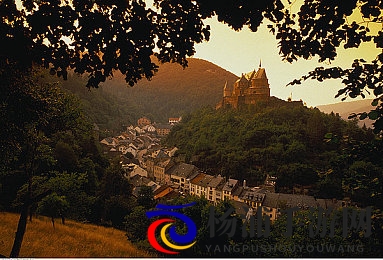 小樱女被 黄漫扒衣服游戏|女孩角色体验扒衣挑战活动-2