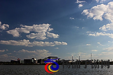 张雨欣惊艳的凹造型图片|张雨欣展示别样魅力的精彩照片-2