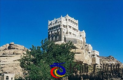 凸轮隐藏沙滩小便|海滨旅游隐私危机引发全民关注